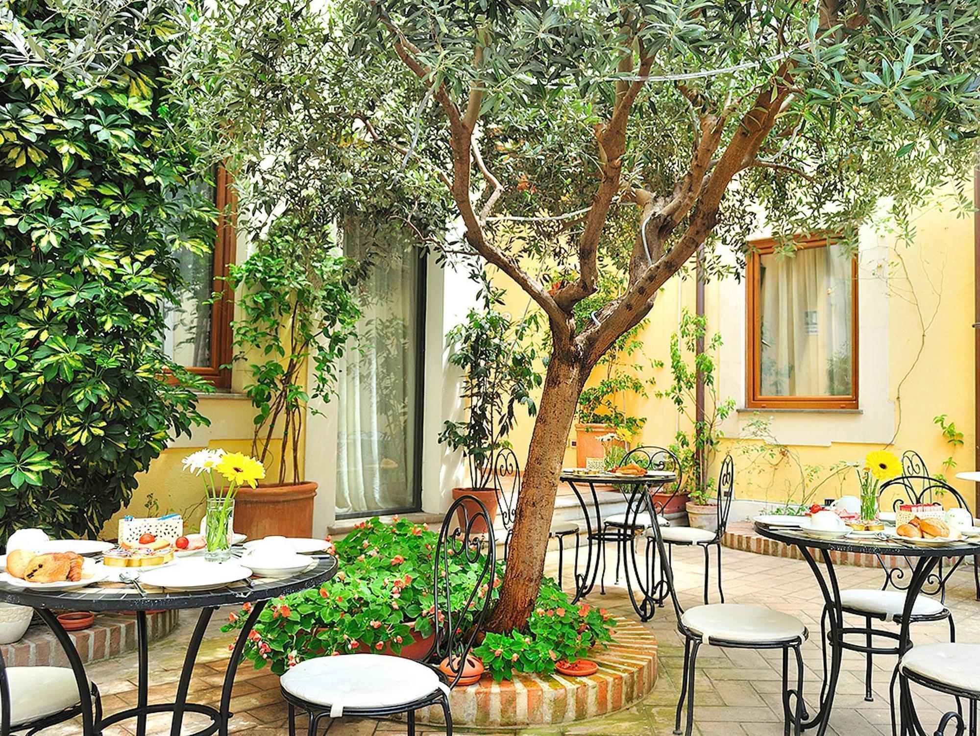 Relais Le Clarisse Hotel Rome Exterior photo