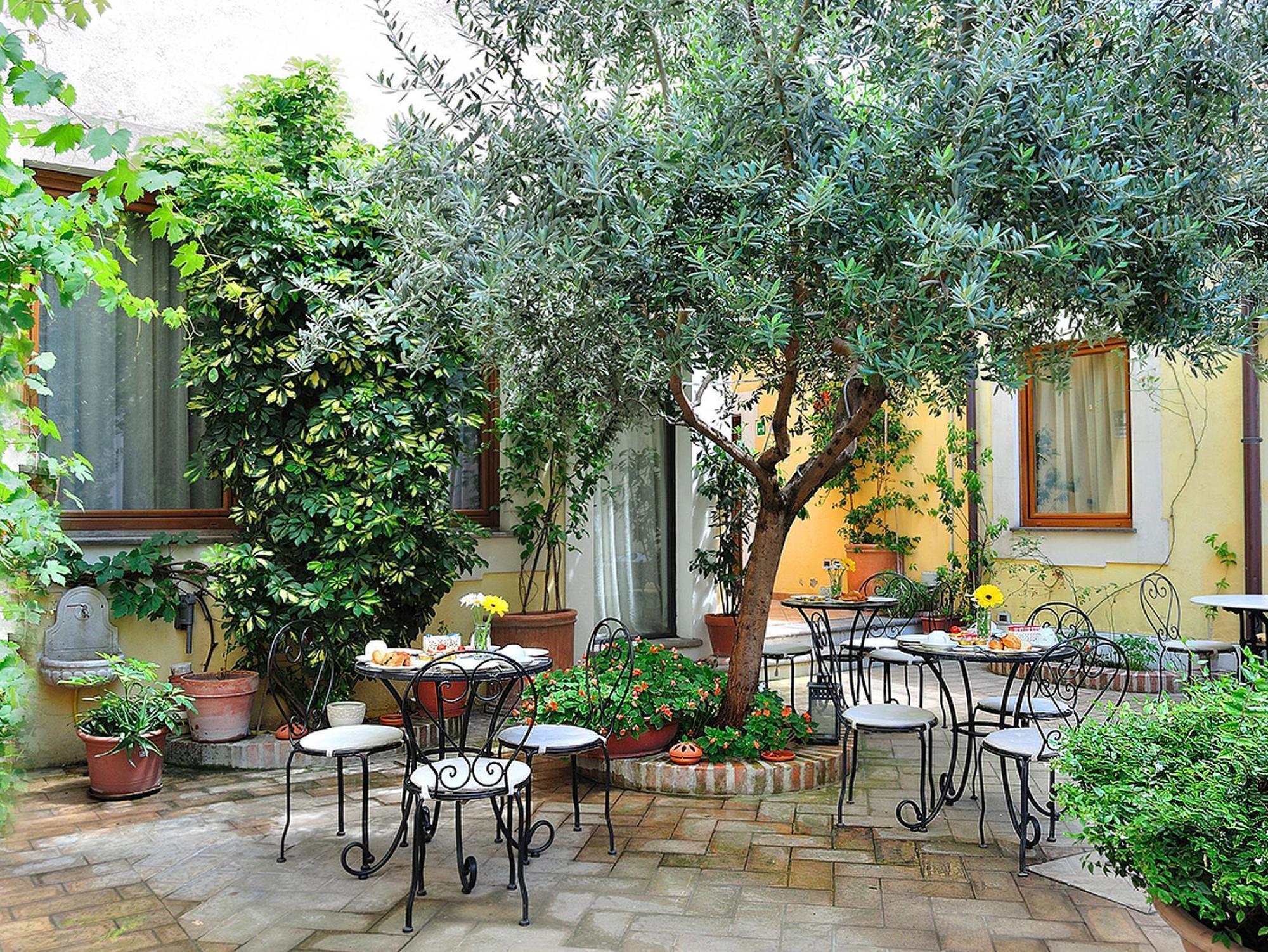 Relais Le Clarisse Hotel Rome Exterior photo